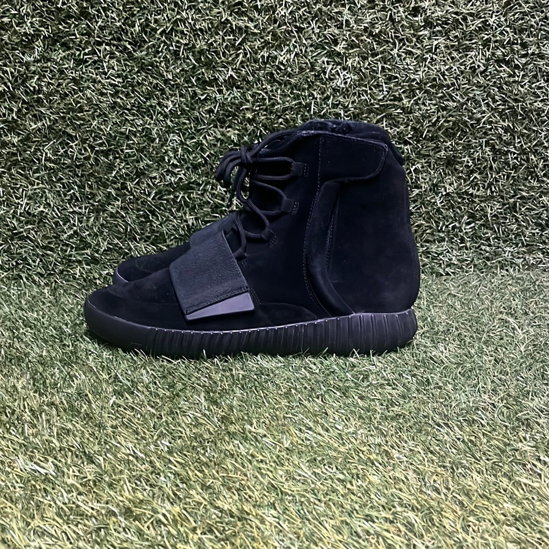 YEEZY 750 'TRIPLE BLACK' (USED) (P)