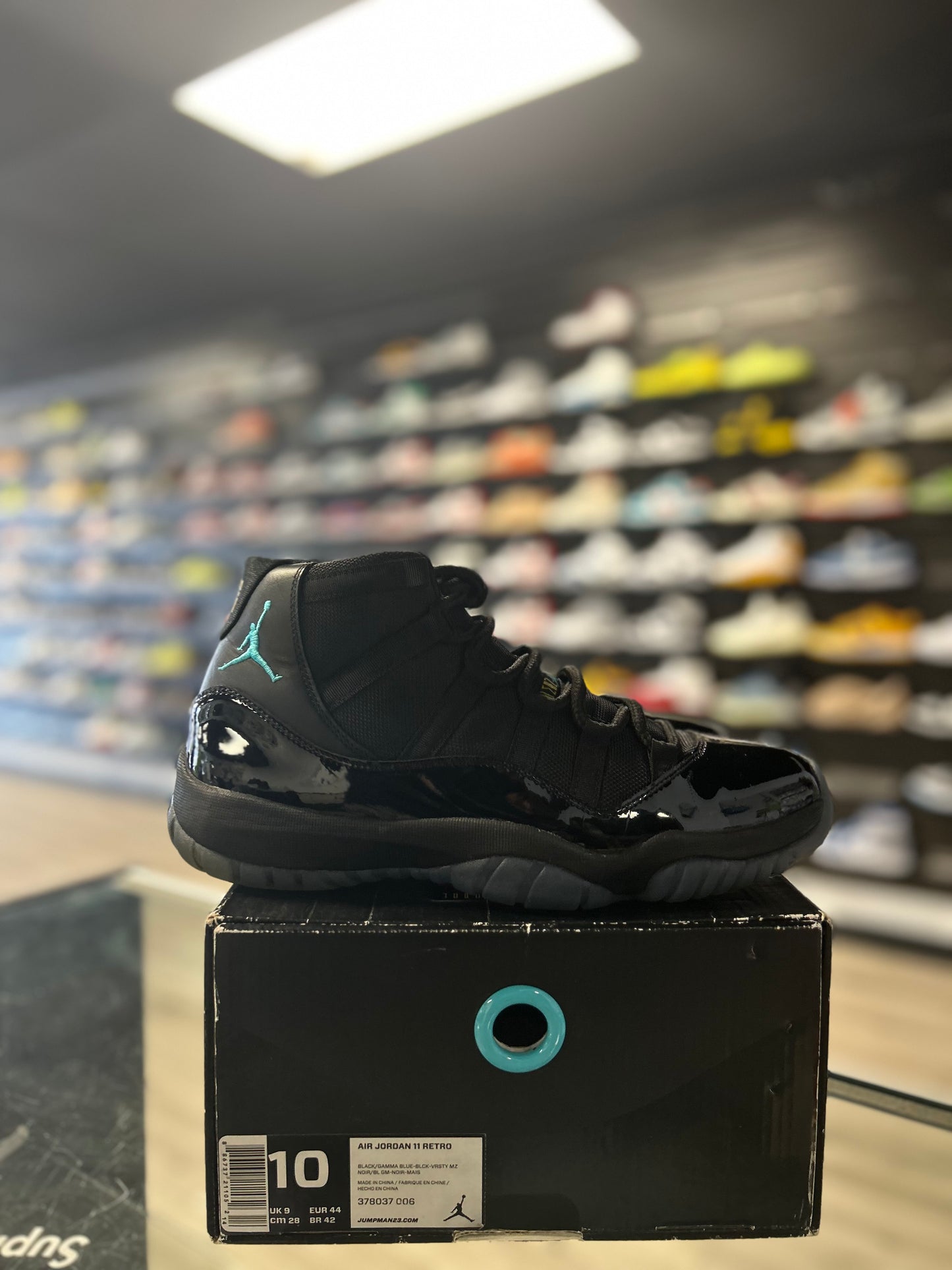 JORDAN 11 'GAMMA' (USED)