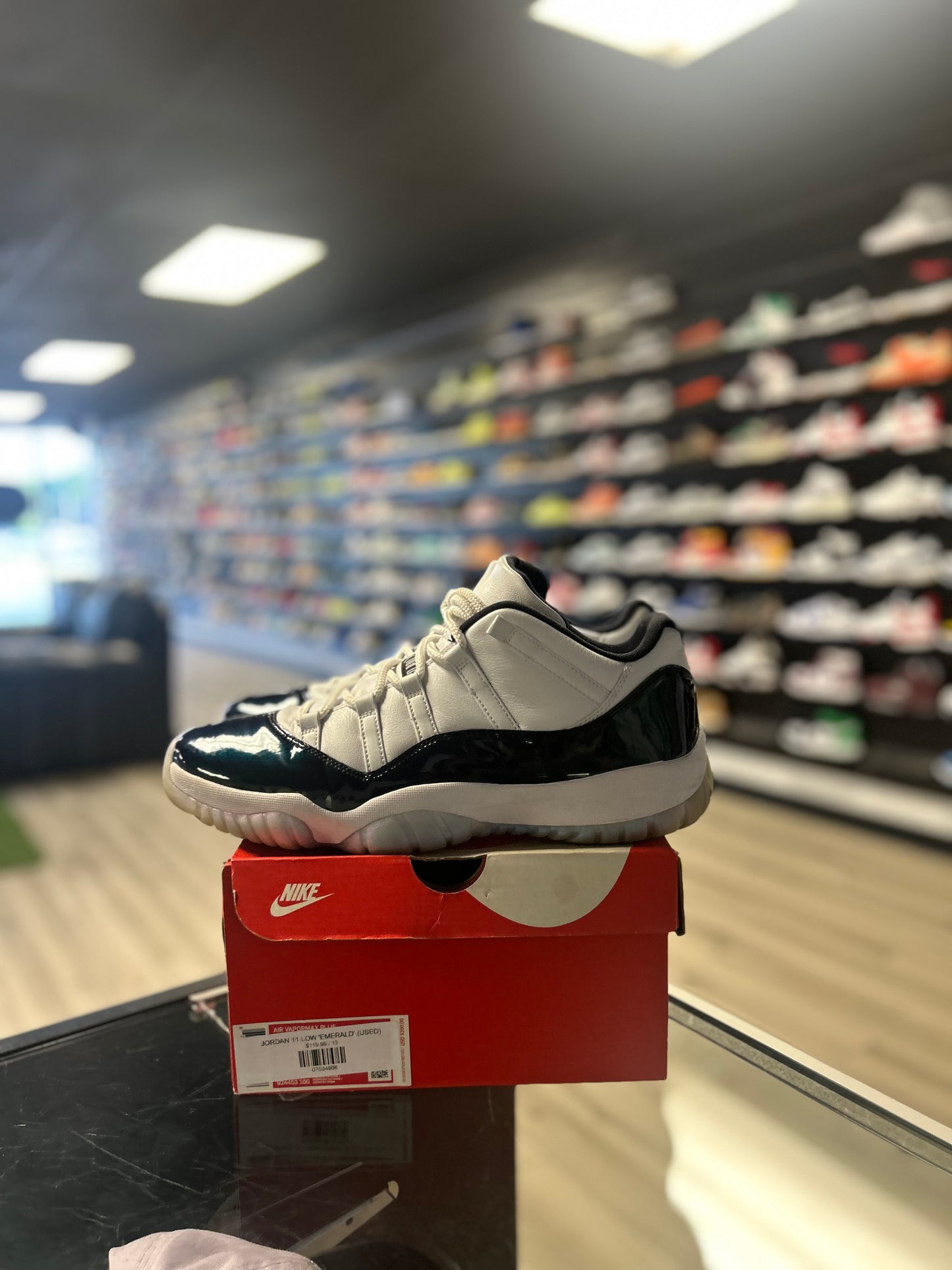 JORDAN 11 LOW 'EMERALD' (USED)