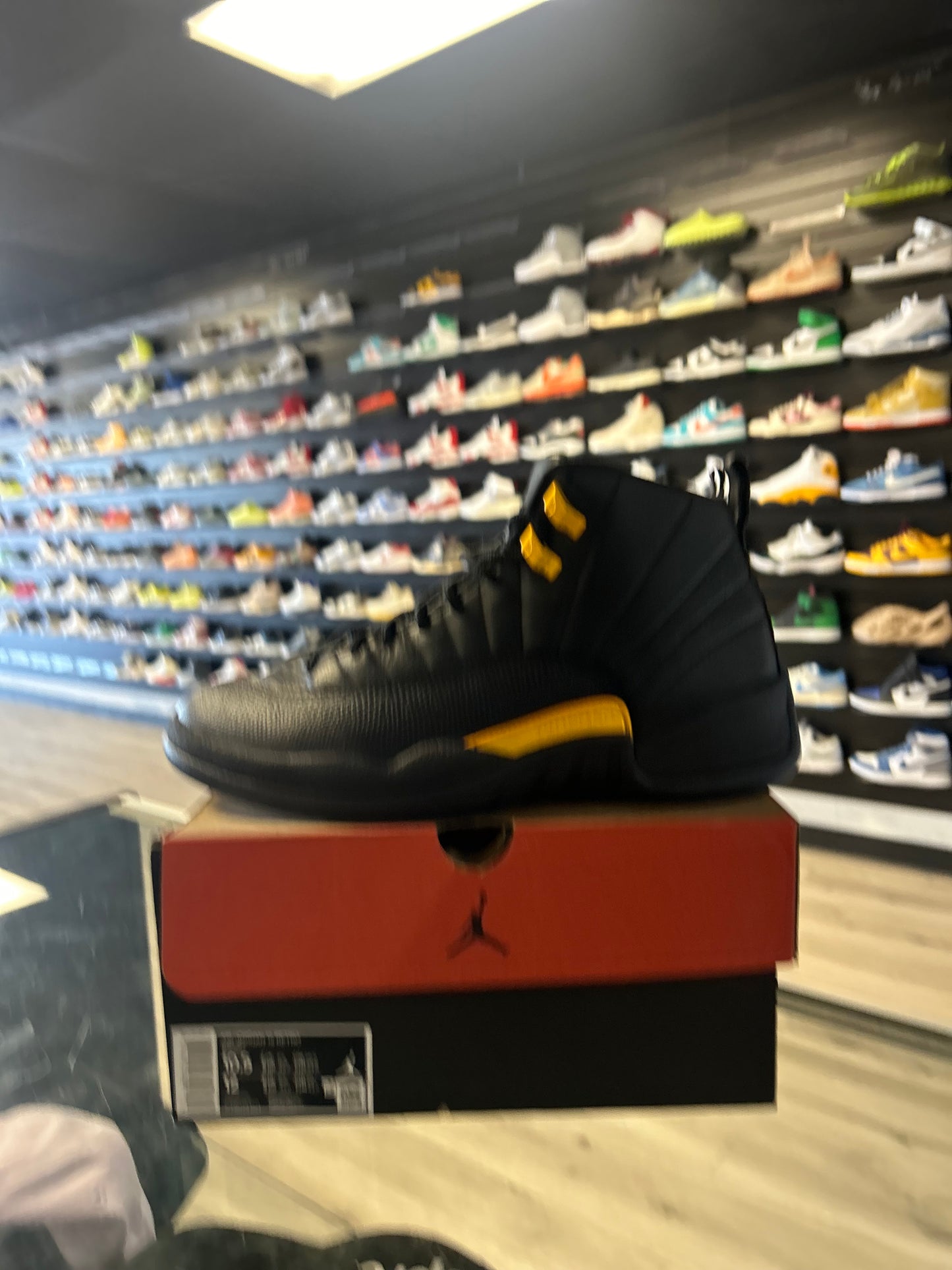 JORDAN 12 'BLACK TAXI' (USED)