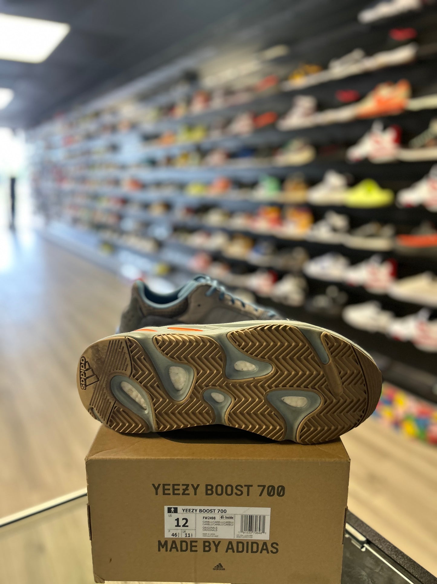 YEEZY 700 'CARBON BLUE' (USED) (P)