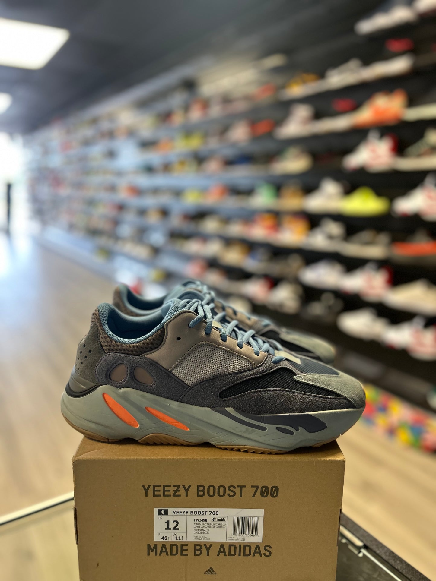 YEEZY 700 'CARBON BLUE' (USED) (P)