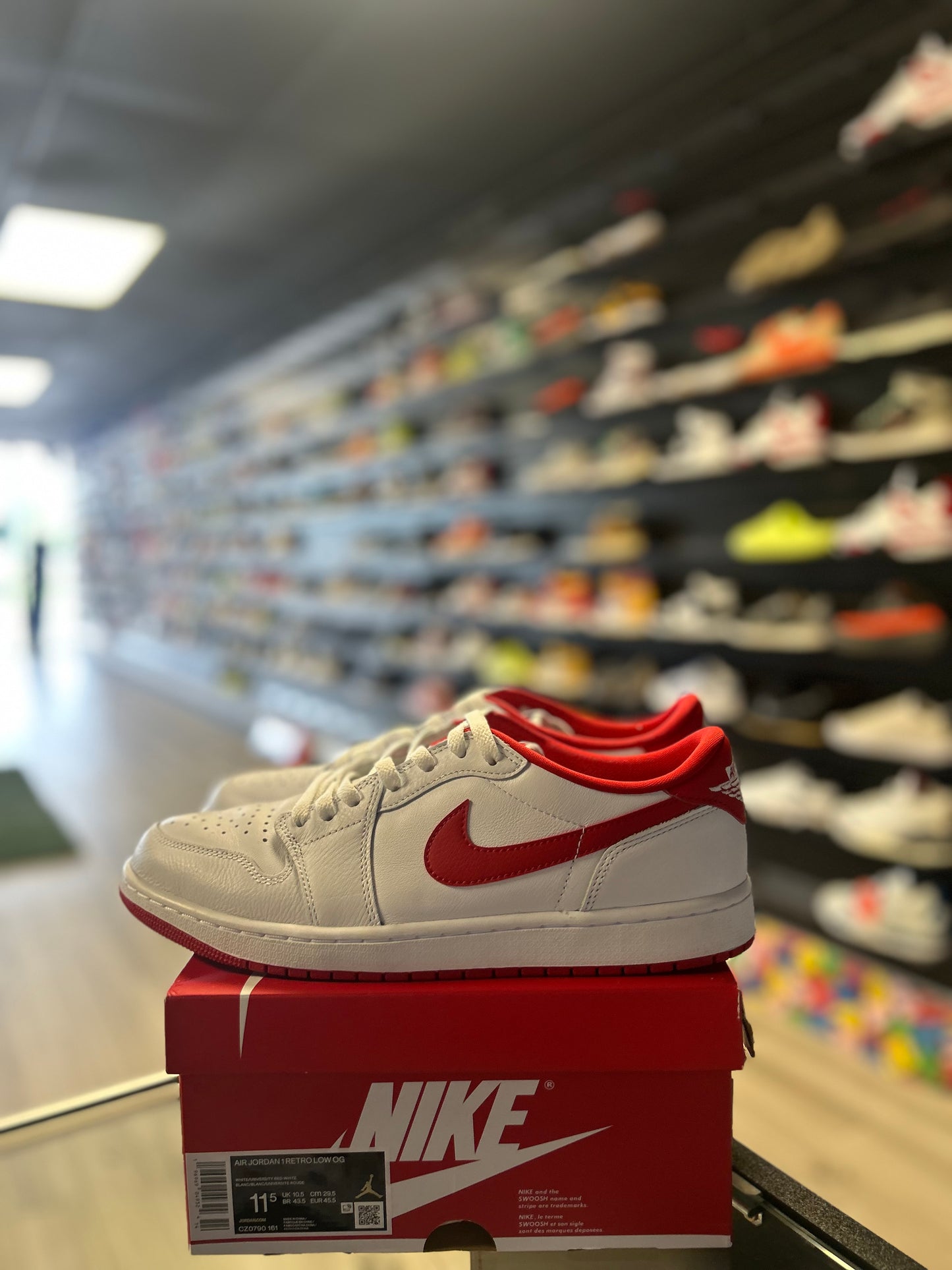 JORDAN 1 LOW 'UNIVERSITY RED' (USED)