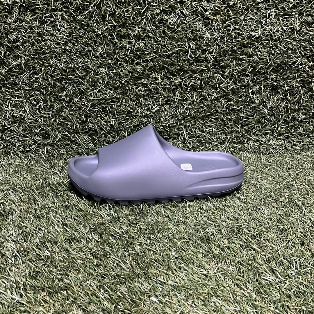 YEEZY SLIDES 'SLATE GREY'