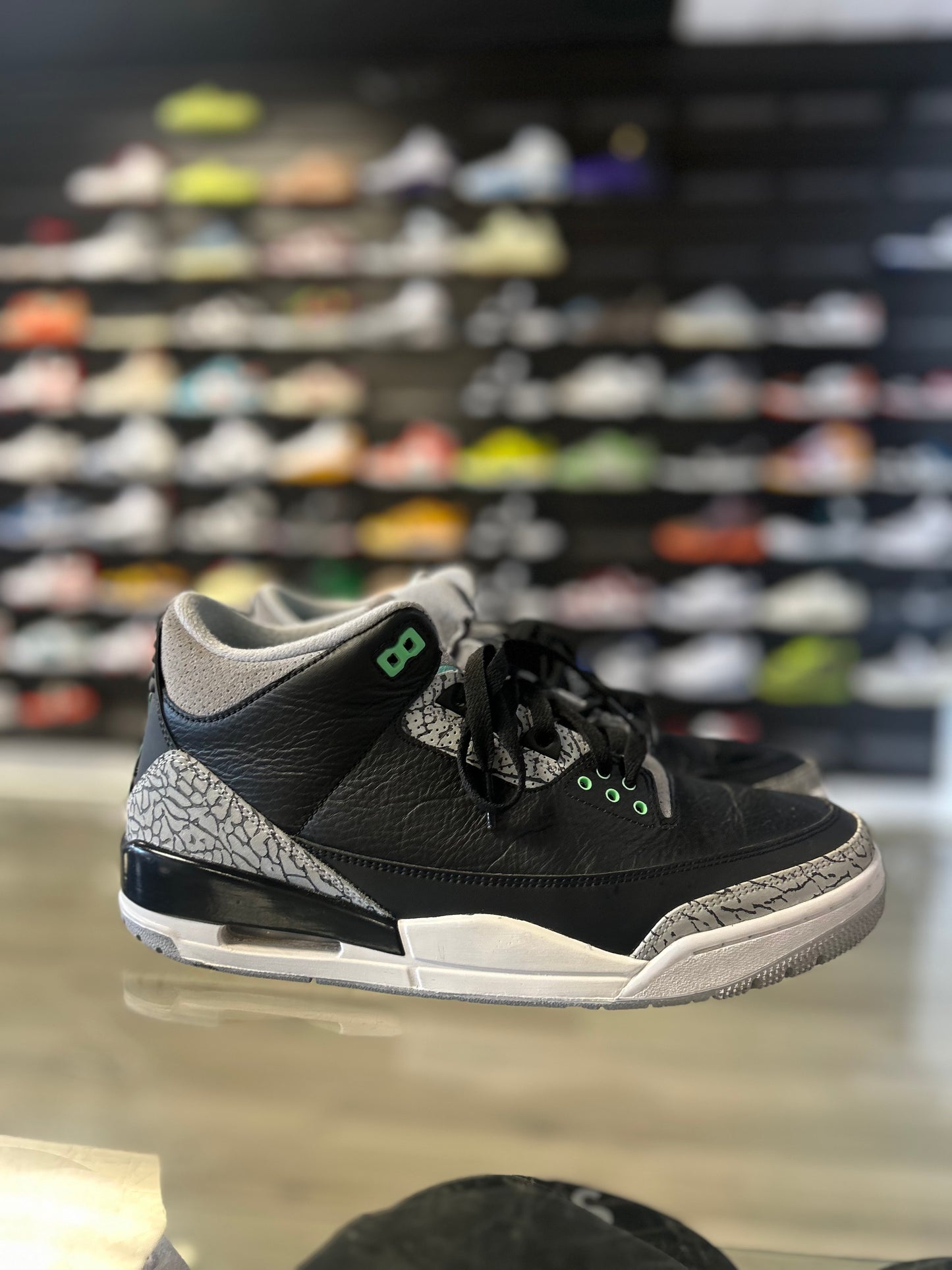 JORDAN 3 'GREEN GLOW' (USED)