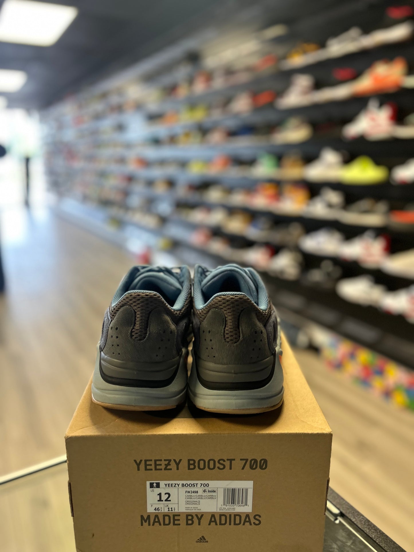 YEEZY 700 'CARBON BLUE' (USED) (P)