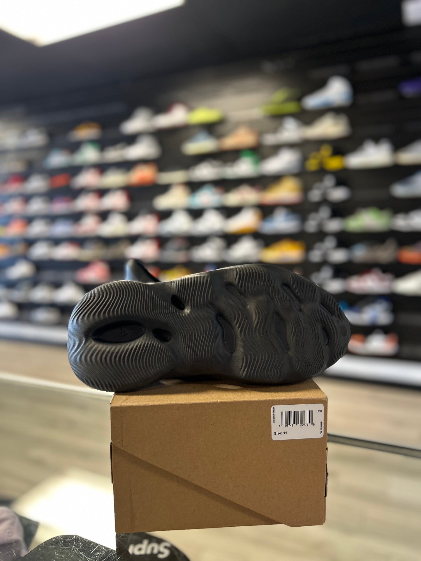 YEEZY FOAM RNNR 'ONYX' (USED) (E)