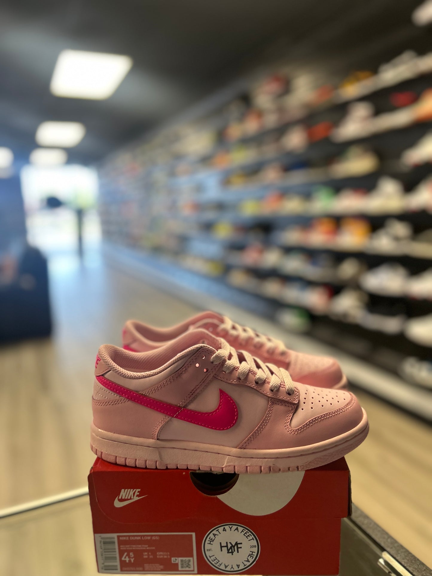 NIKE DUNK LOW 'TRIPLE PINK' (USED) (M)