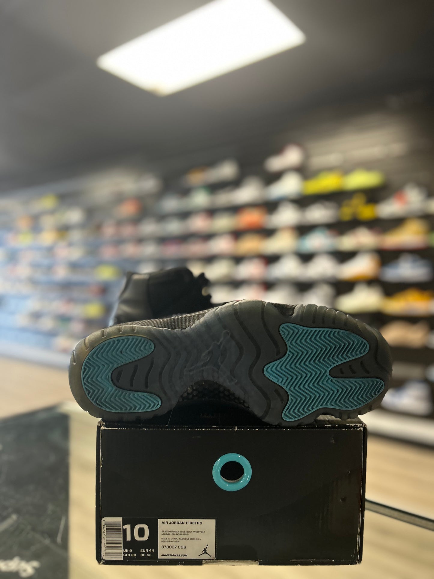 JORDAN 11 'GAMMA' (USED)