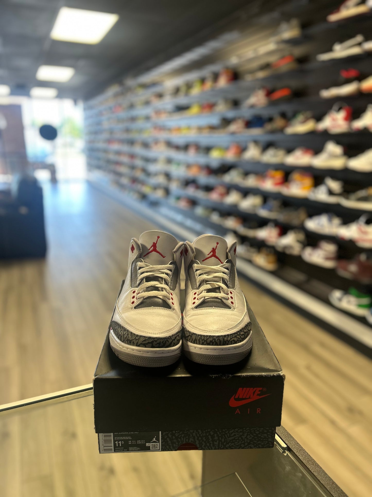 JORDAN 3 'FIRERED' (USED)