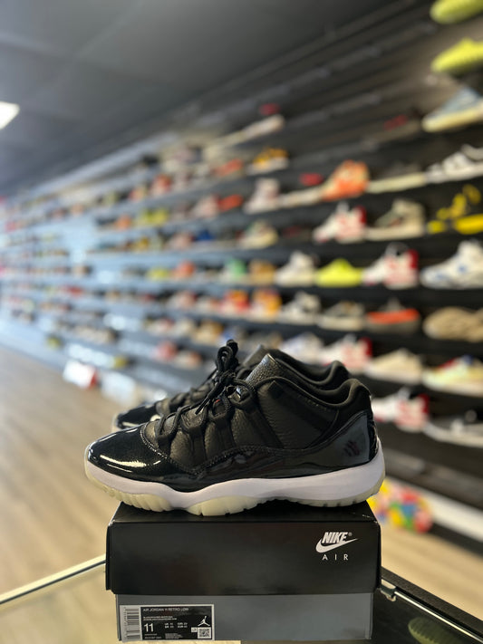 JORDAN 11 LOW '72-10' (USED)