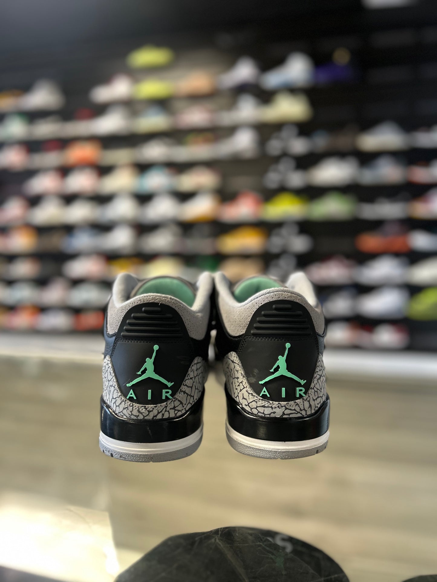 JORDAN 3 'GREEN GLOW' (USED)