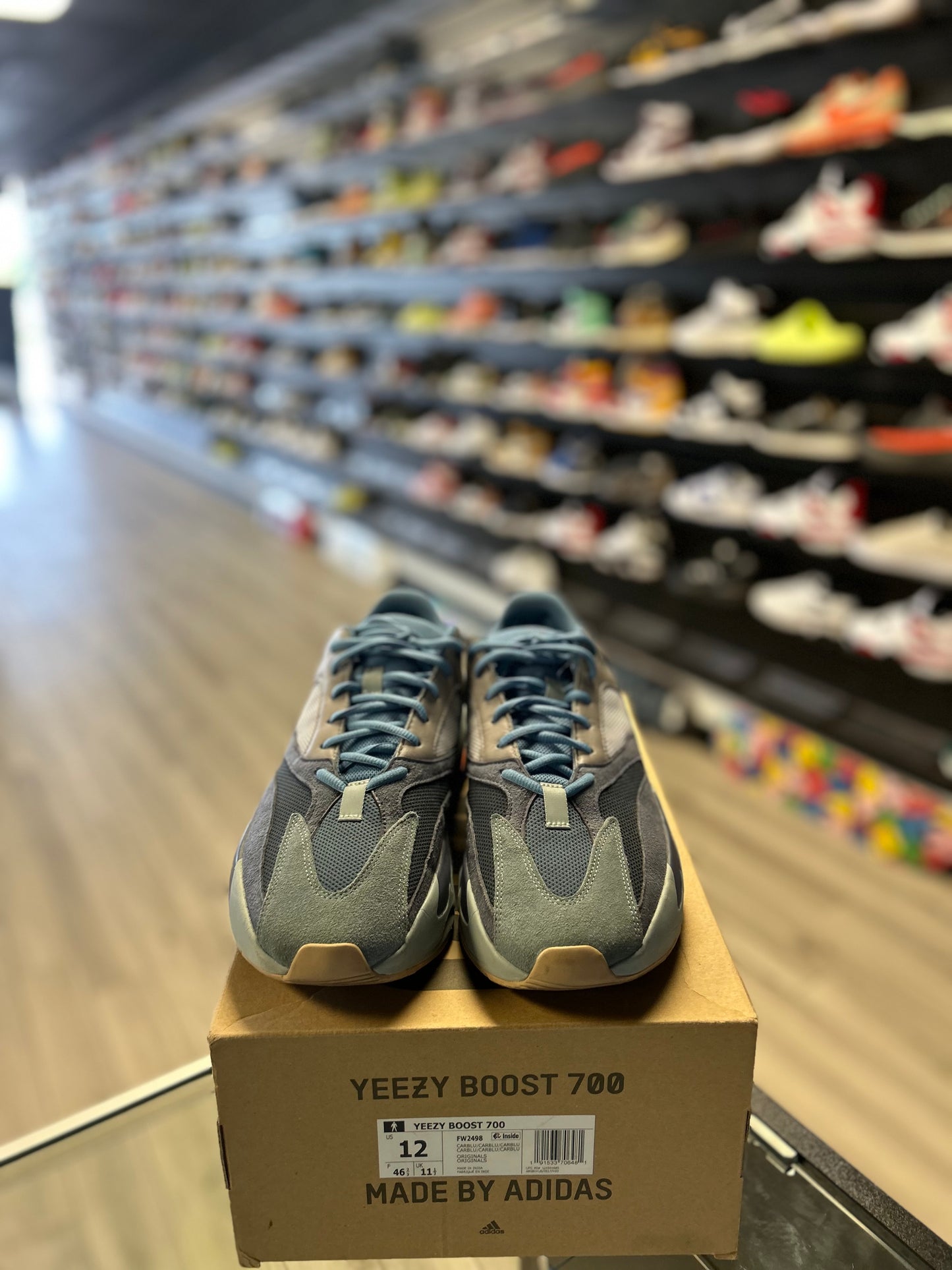 YEEZY 700 'CARBON BLUE' (USED) (P)