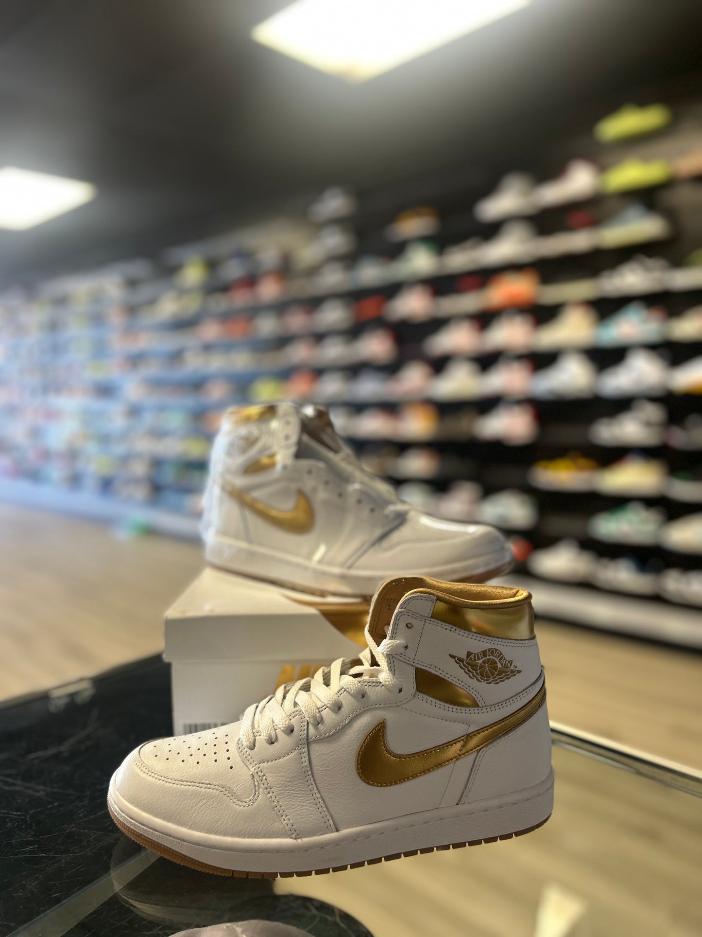 JORDAN 1 'METALLIC GOLD' (M)