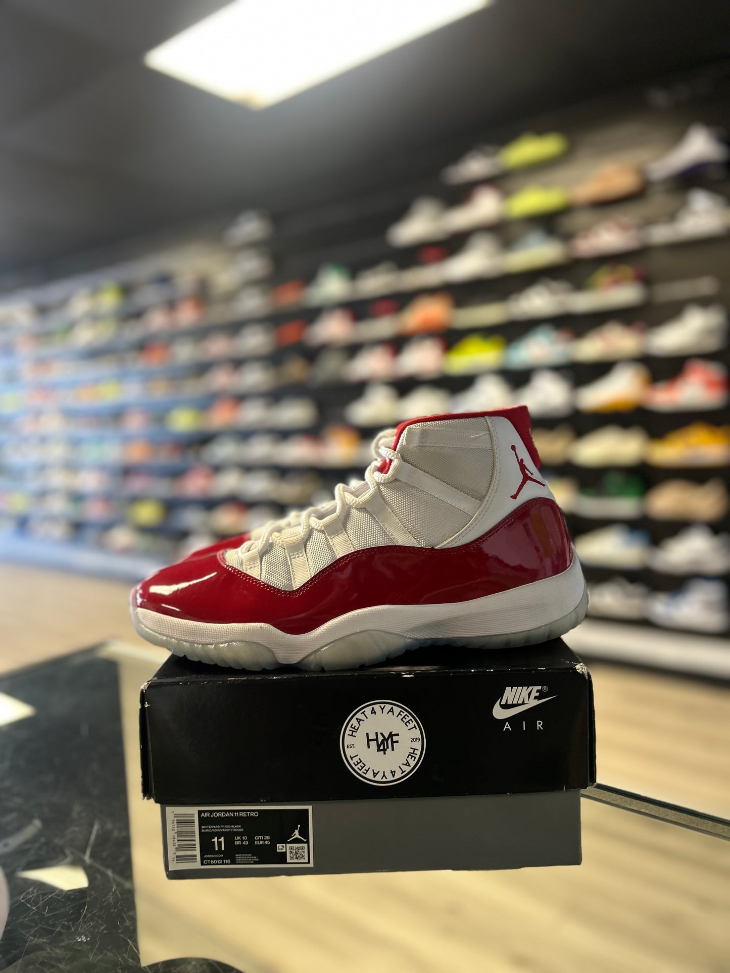 JORDAN 11 'CHERRY' (USED)