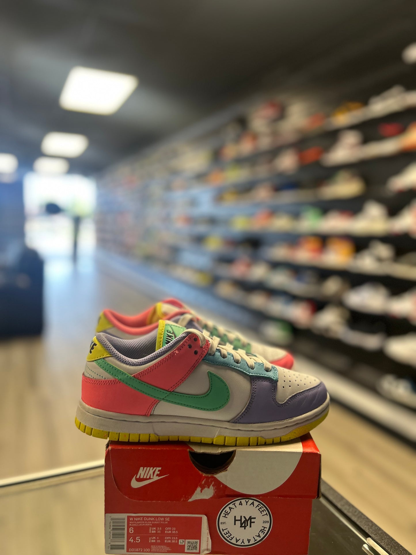 NIKE DUNK LOW 'EASTER CANDY' (USED) (M)