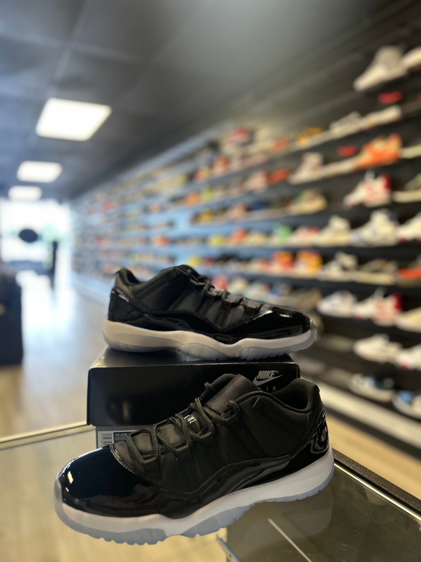 JORDAN 11 LOW 'SPACEJAM'