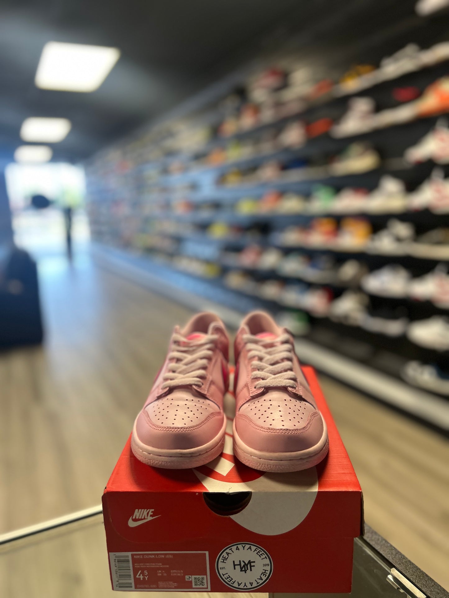 NIKE DUNK LOW 'TRIPLE PINK' (USED) (M)