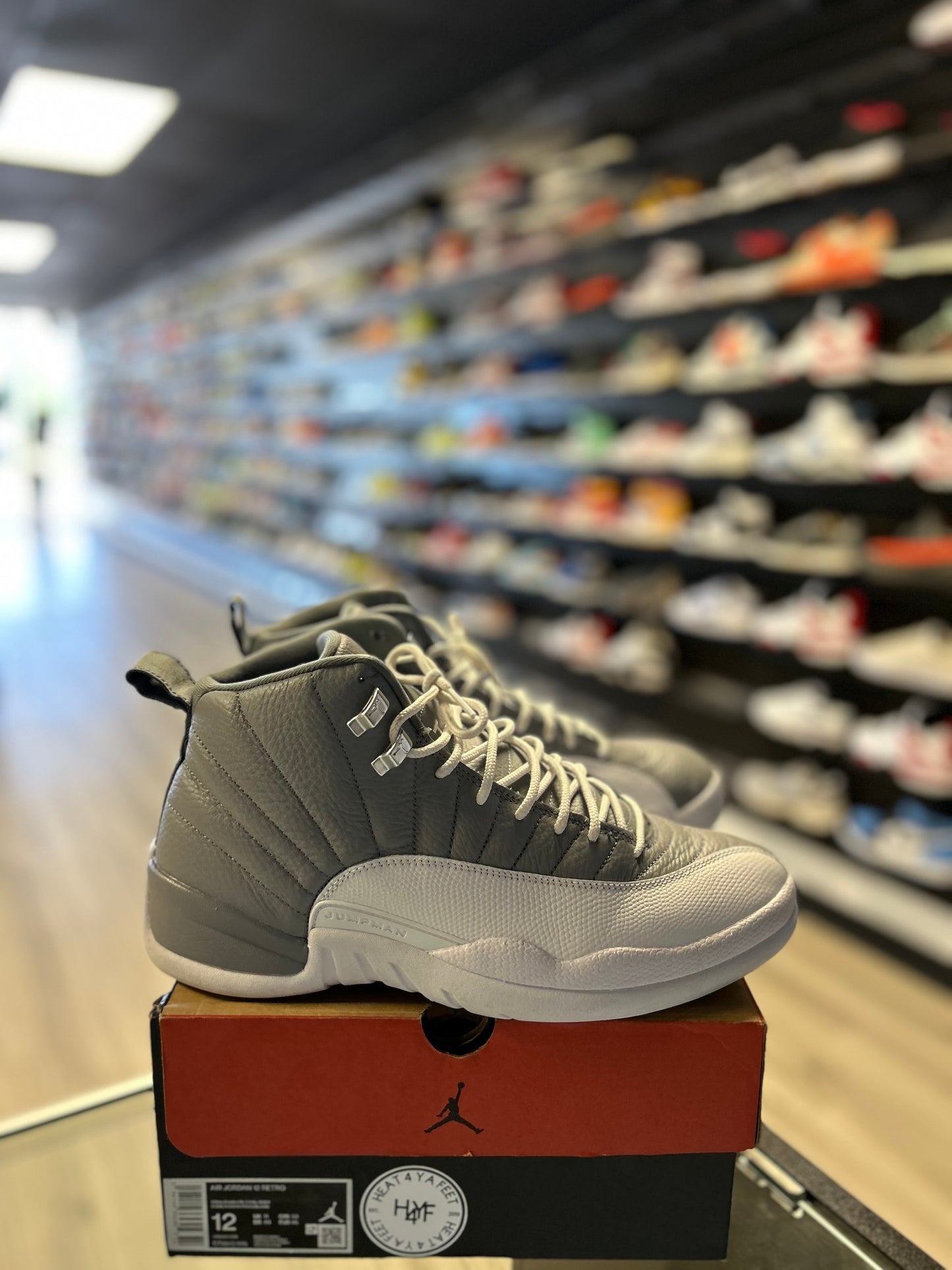 JORDAN 12 'STEALTH' (USED)