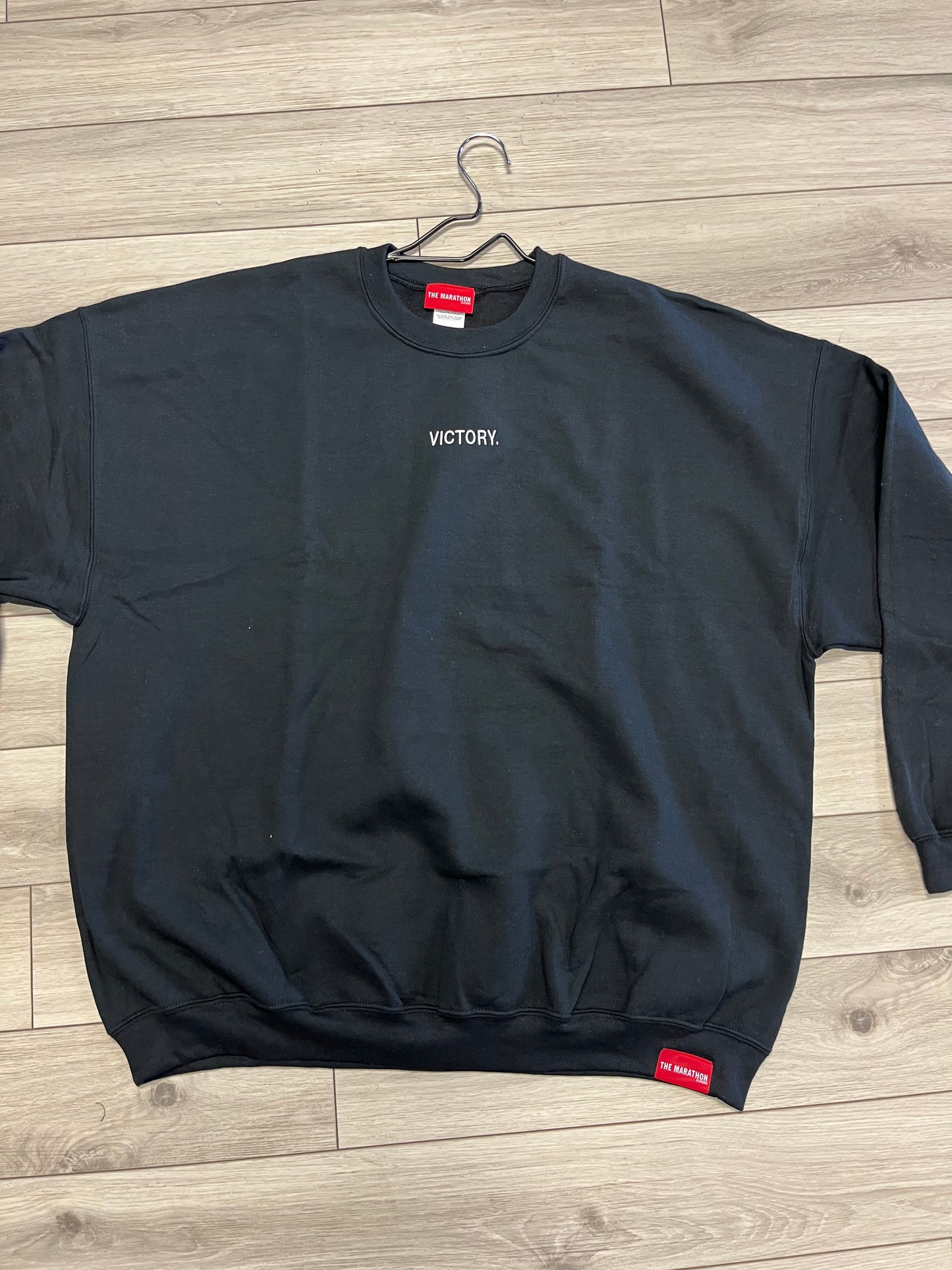 'THE MARATHON' VICTORY CREWNECK BLACK