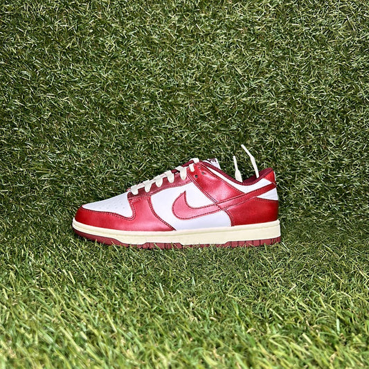 NIKE DUNK LOW 'VINTAGE TEAM RED'