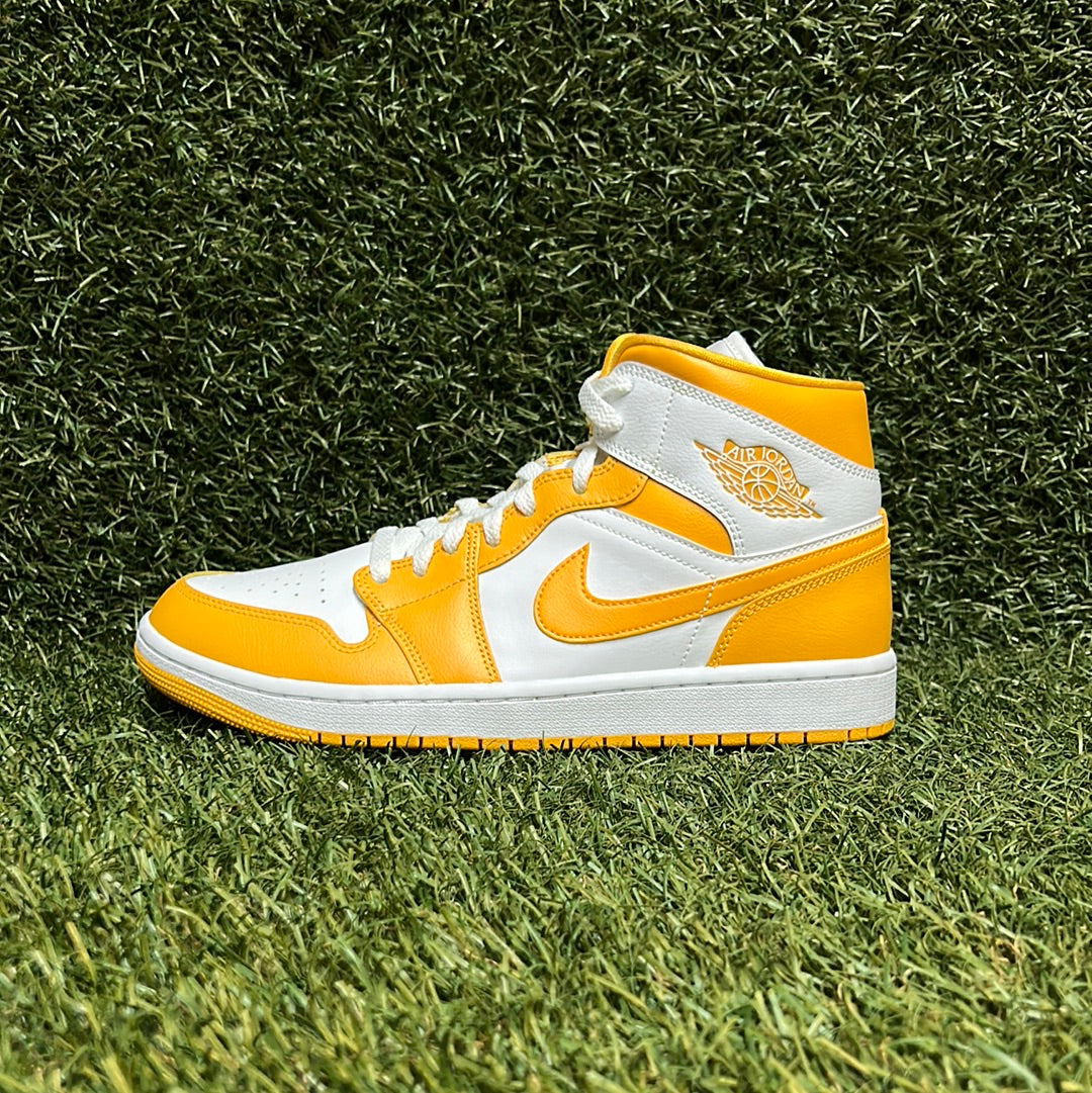 JORDAN 1 MID 'WHITE UNIVERSITY GOLD'