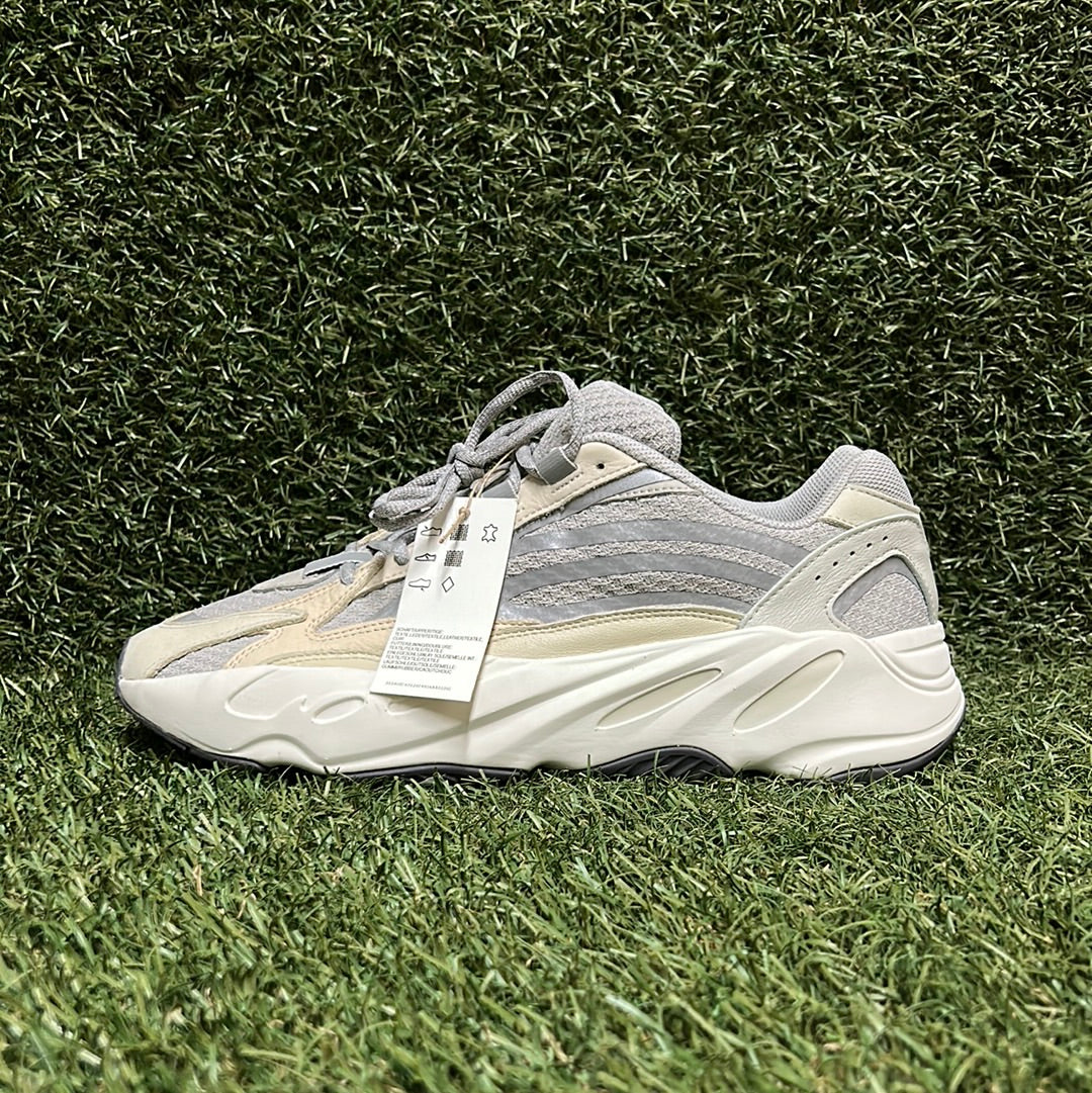 YEEZY 700 'CREAM'